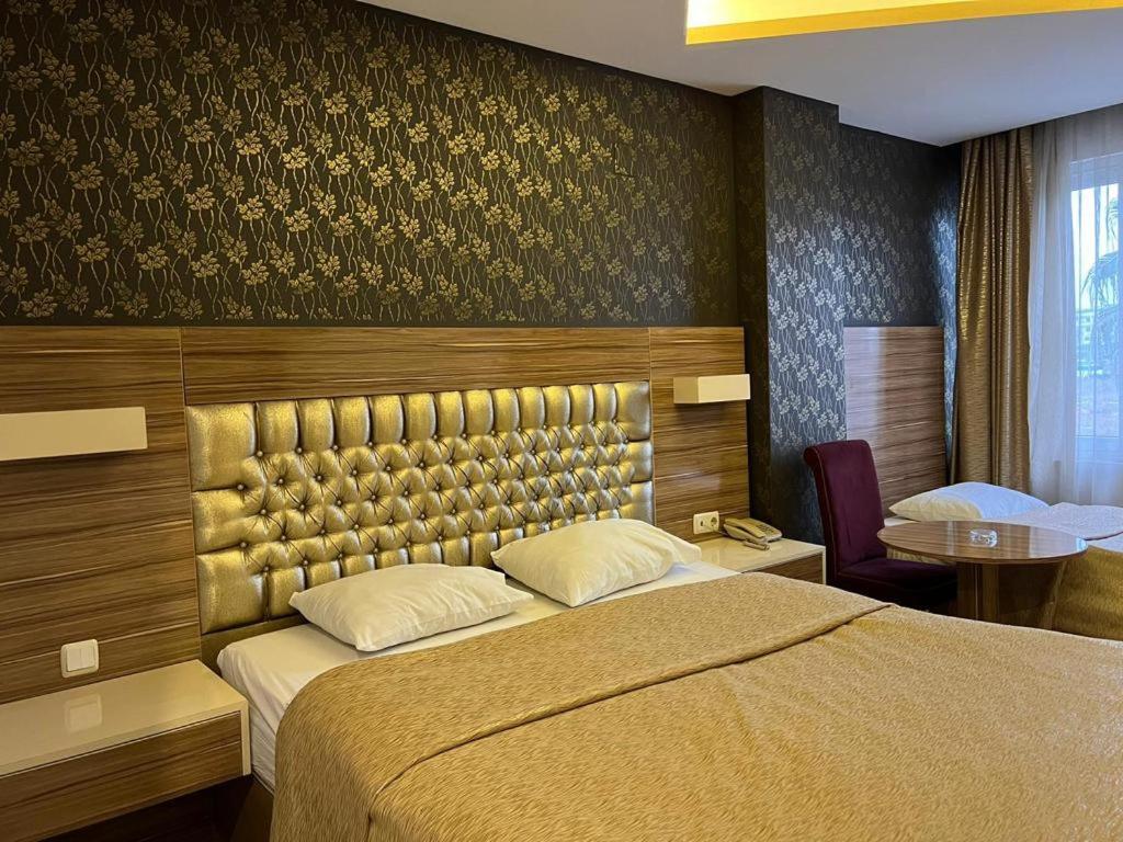 Grand Ezel Hotel Μερσίνη Εξωτερικό φωτογραφία